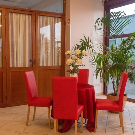 Hotel Spiaggia Villa Paola 벨레지아아지마리나 외부 사진