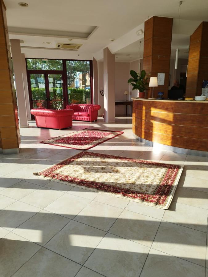 Hotel Spiaggia Villa Paola 벨레지아아지마리나 외부 사진
