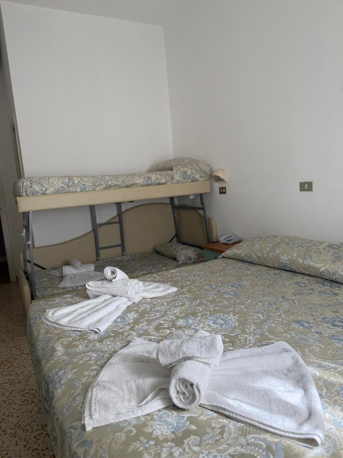 Hotel Spiaggia Villa Paola 벨레지아아지마리나 외부 사진